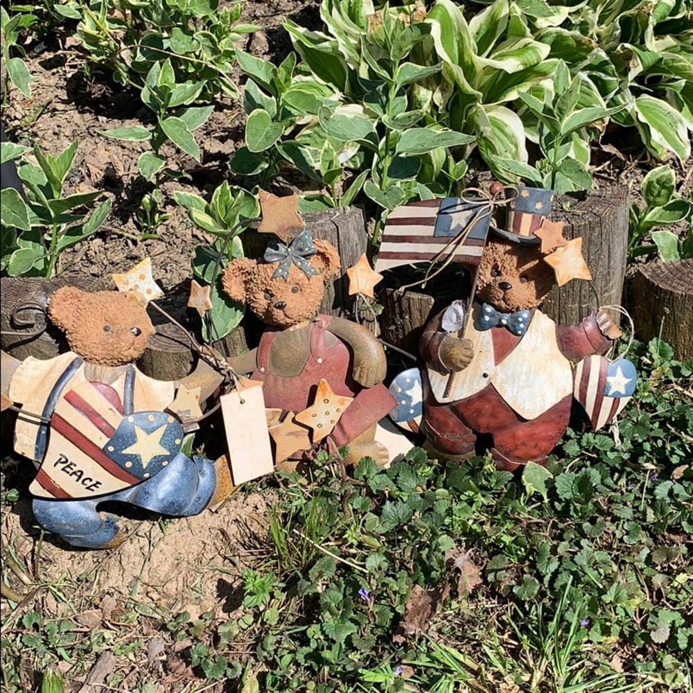home interior three Metal Bears One is missing ear